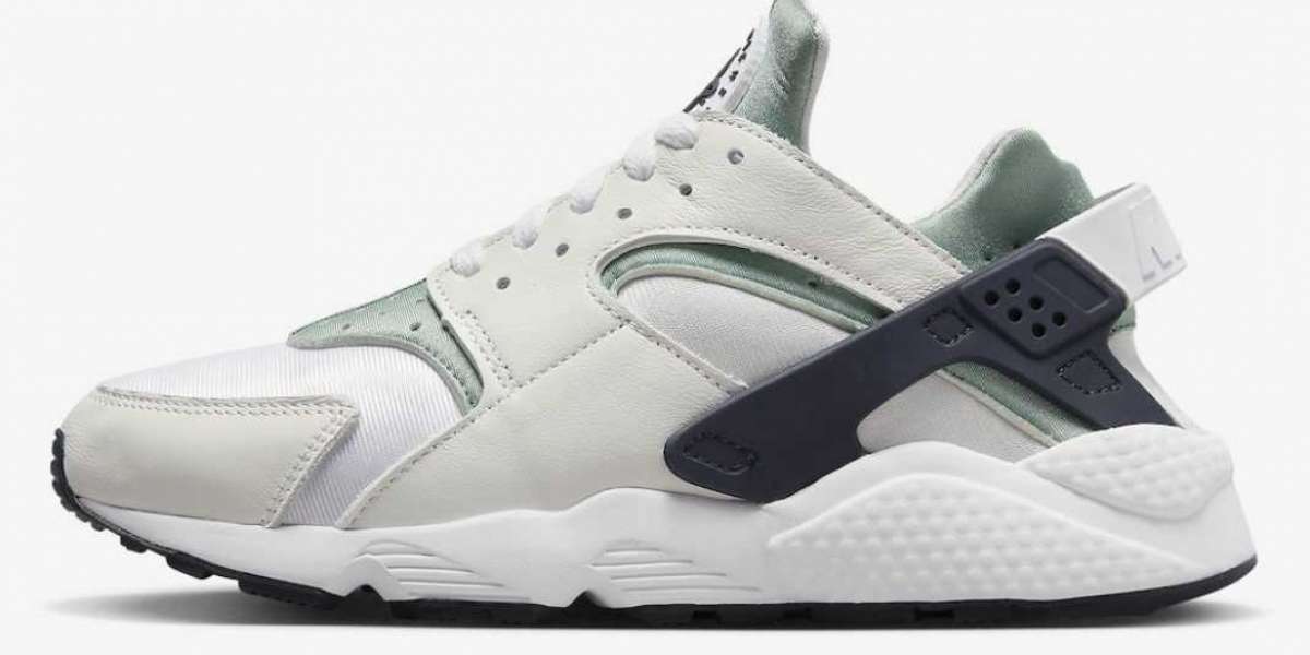 Nike Air Huarache "Mica Green" DH4439-110  Do you love this level of appearance?