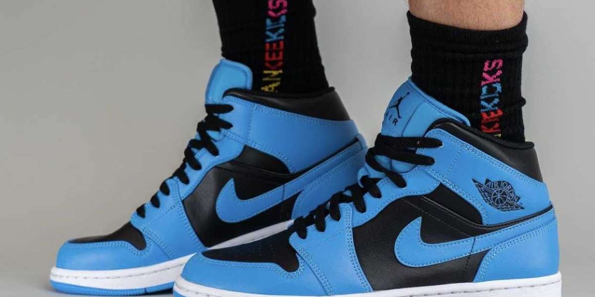 Air Jordan 1 Mid University DQ8426-401 University Blue is back!