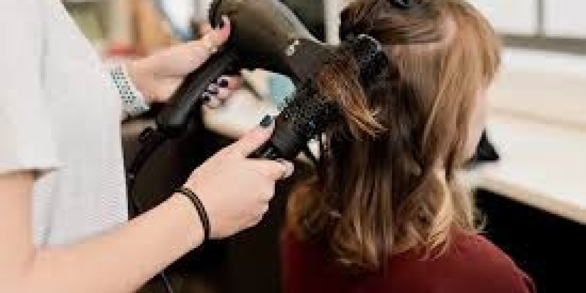 How to Choose the Perfect Hair Salon and Nail Salon for Your Needs