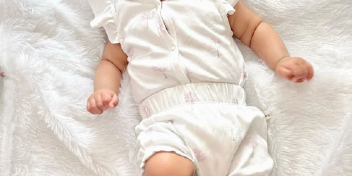 How to Keep Baby Clothes Smelling Fresh