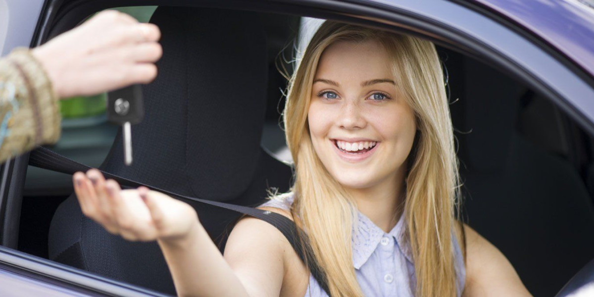 Top Driving Lessons in West Bromwich for Confident Learners