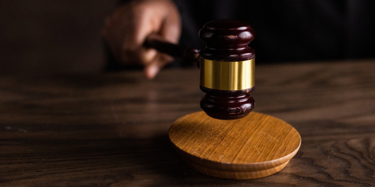 When Should You Hire a Criminal Lawyer?