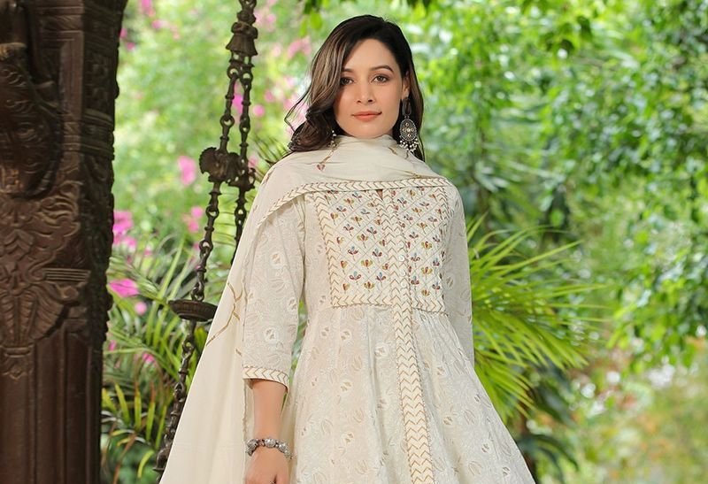 The Loom Launches “Buy 2 Get 1 Free” Offer on Women’s Ethnic Wear 