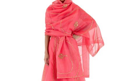 How to Choose the Perfect Dupatta for Lehenga Online
