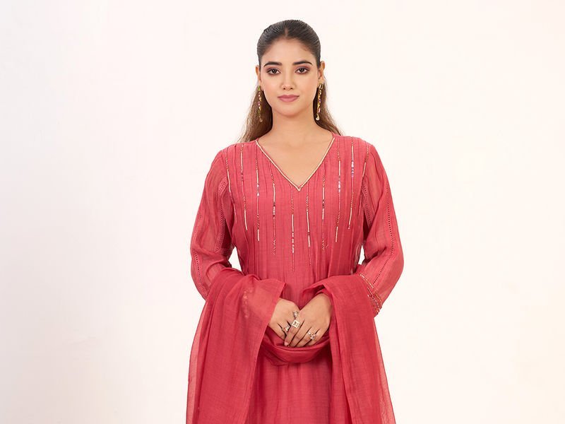The Loom Unveils Top 10 Ethnic Wear Styles for Durga Puja 2026