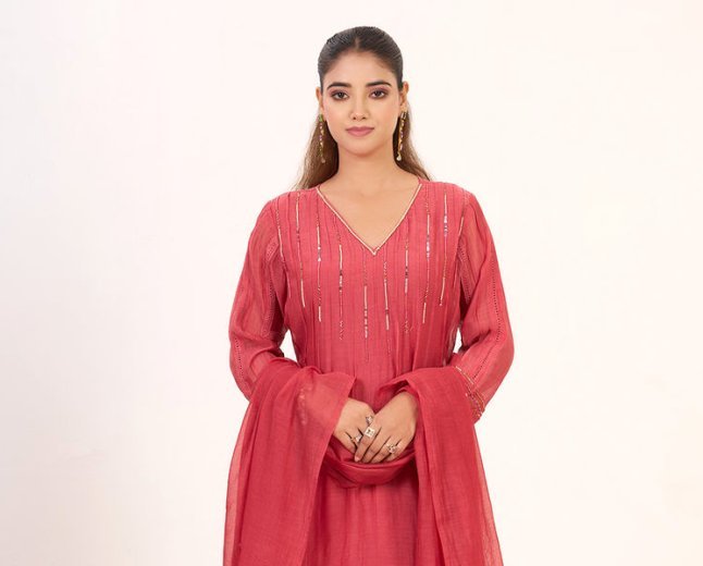 The Loom Unveils Top 10 Ethnic Wear Styles for Durga Puja 2026