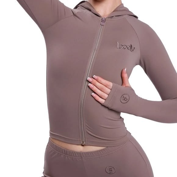 Body by Raven Tracy: Modern Clothing for Confident Self-Expression