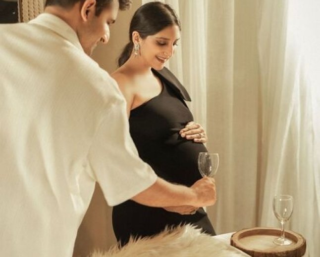 Beautiful Maternity Moments Captured with Care